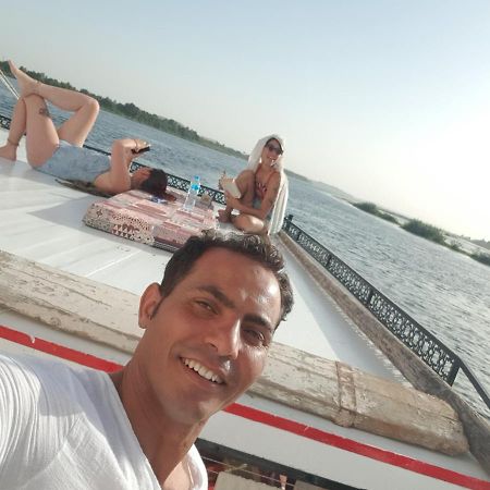 Nile Sunrise Felucca Boat Private Rental Luxor Bagian luar foto