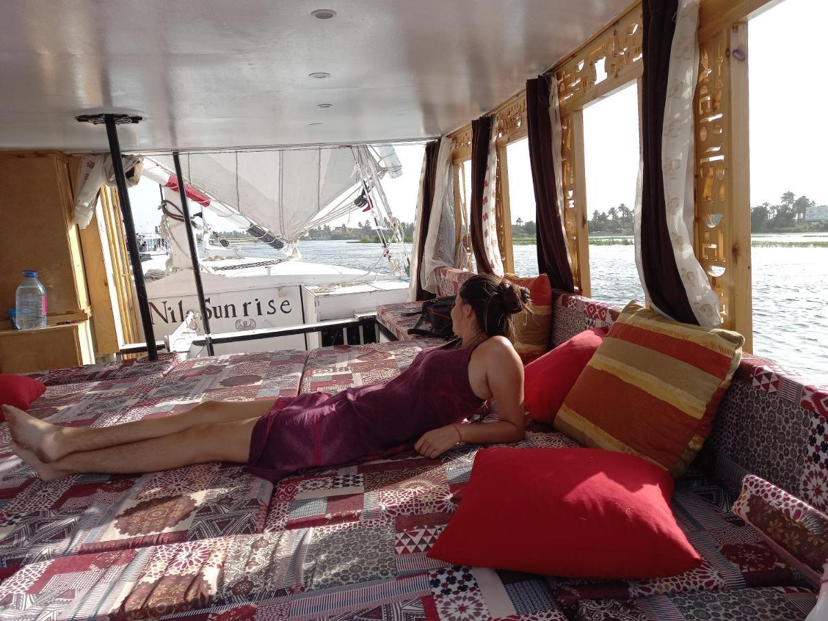 Nile Sunrise Felucca Boat Private Rental Luxor Bagian luar foto