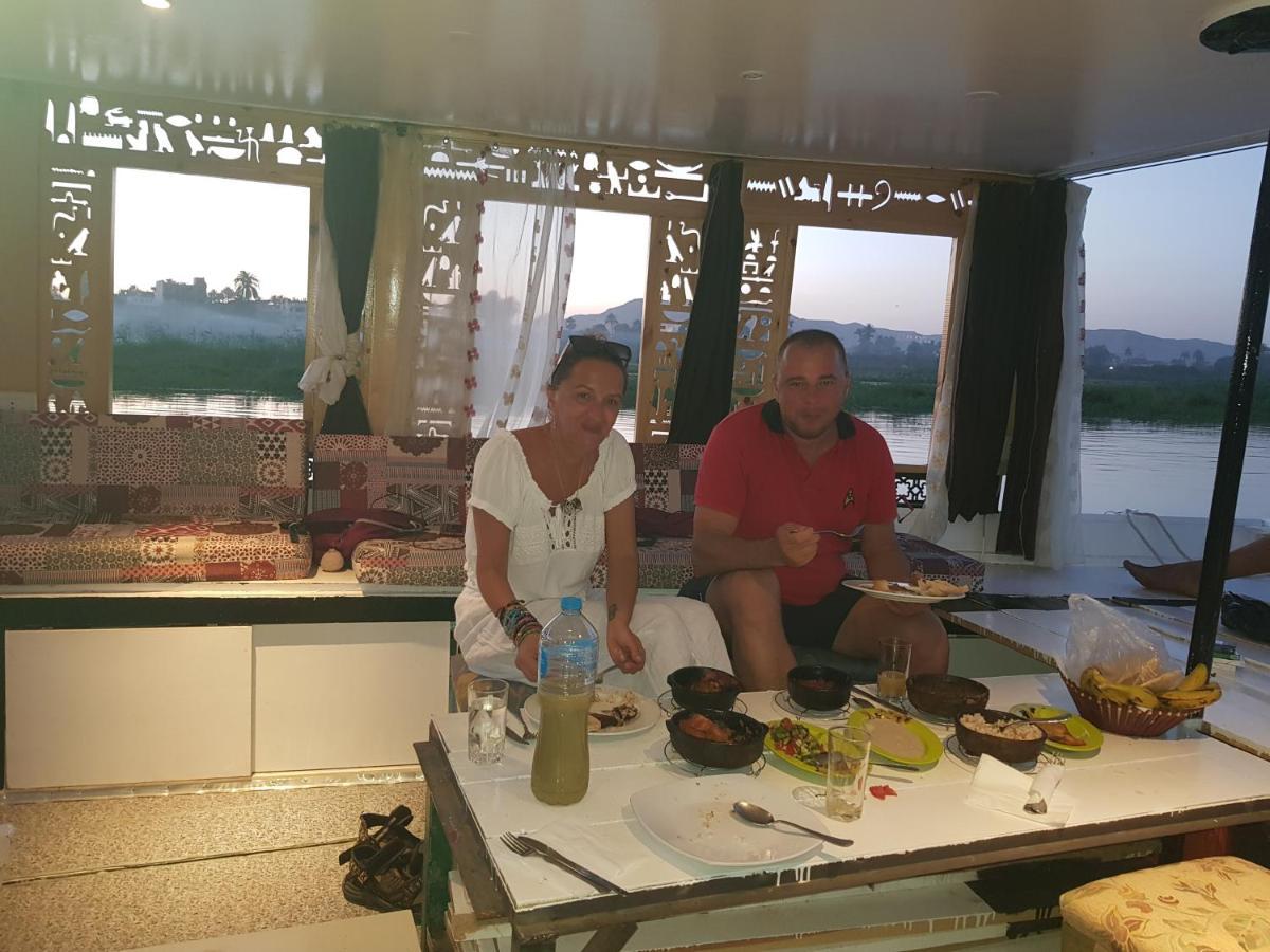 Nile Sunrise Felucca Boat Private Rental Luxor Bagian luar foto