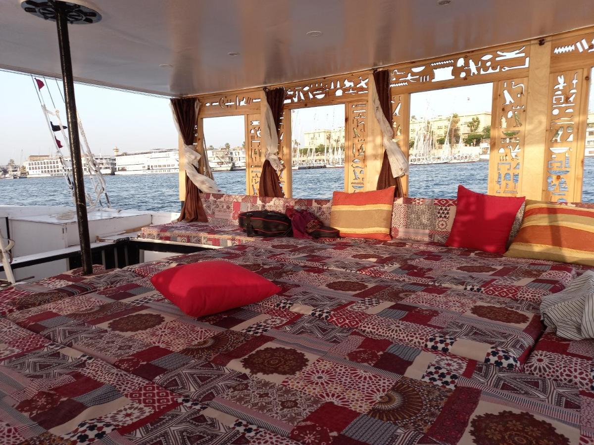 Nile Sunrise Felucca Boat Private Rental Luxor Bagian luar foto