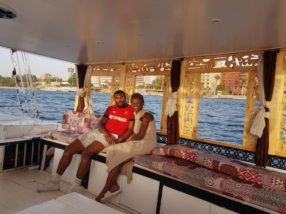 Nile Sunrise Felucca Boat Private Rental Luxor Bagian luar foto