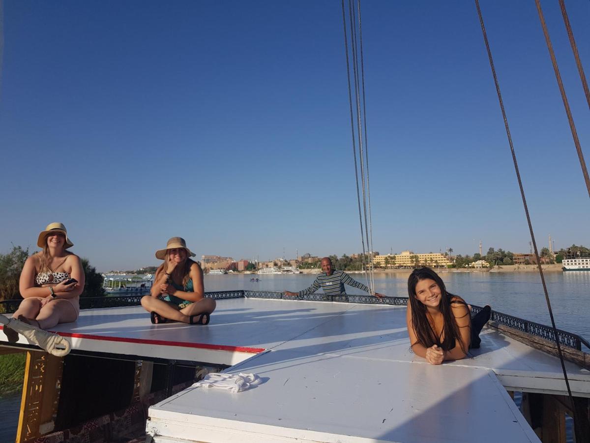 Nile Sunrise Felucca Boat Private Rental Luxor Bagian luar foto