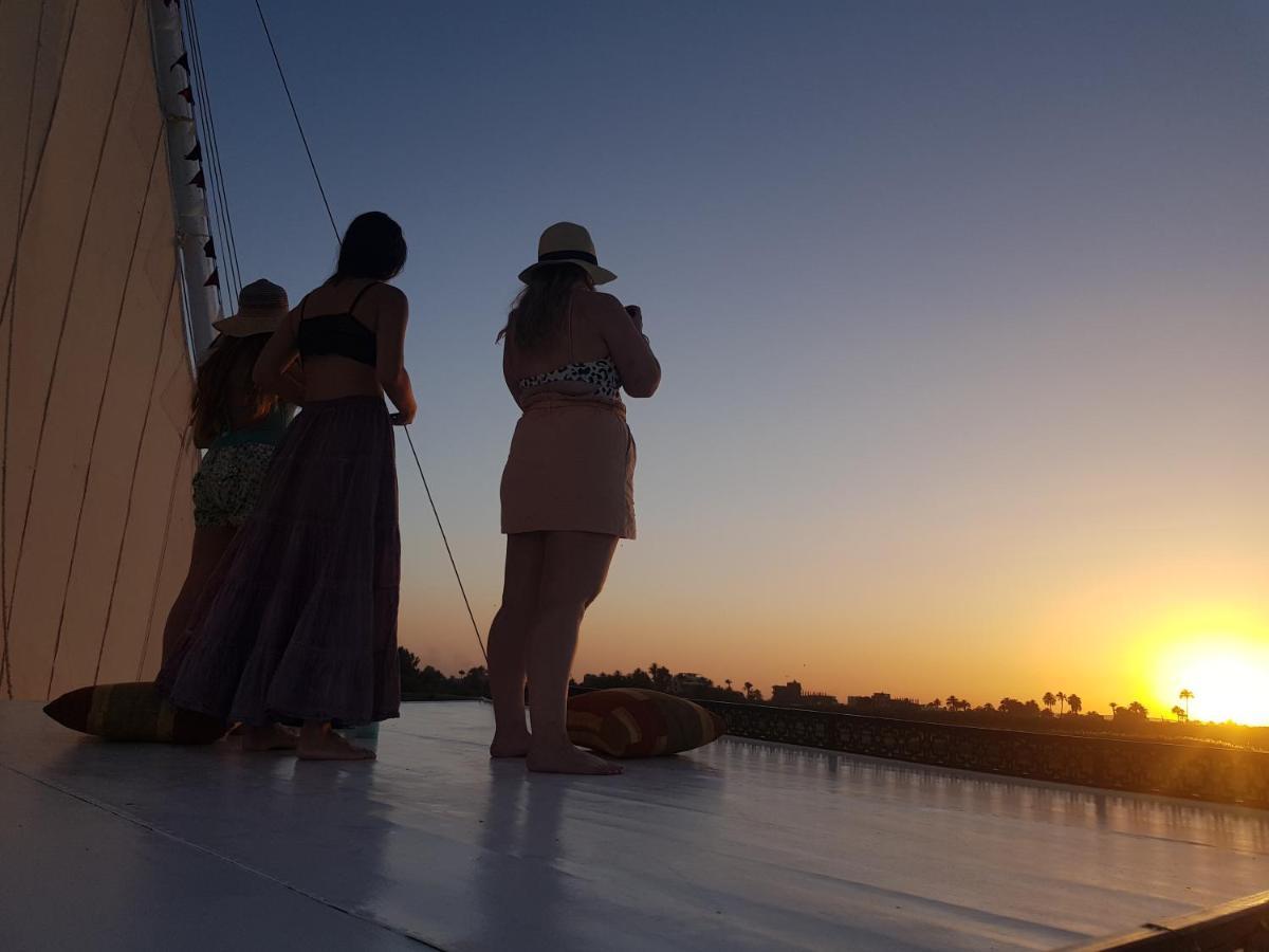 Nile Sunrise Felucca Boat Private Rental Luxor Bagian luar foto