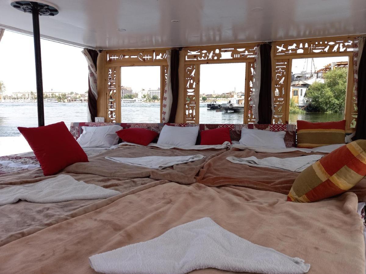 Nile Sunrise Felucca Boat Private Rental Luxor Bagian luar foto
