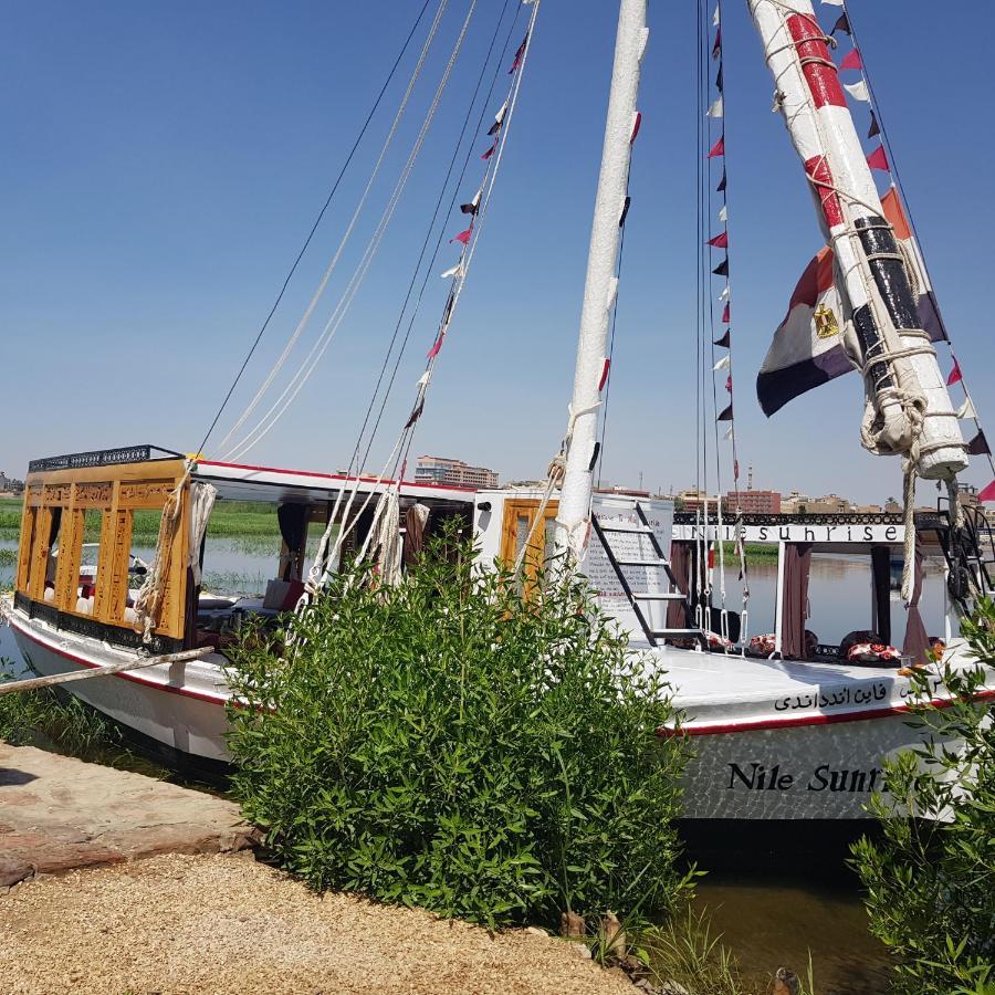 Nile Sunrise Felucca Boat Private Rental Luxor Bagian luar foto