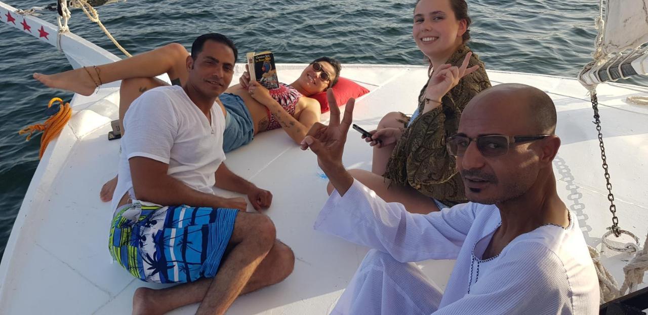 Nile Sunrise Felucca Boat Private Rental Luxor Bagian luar foto