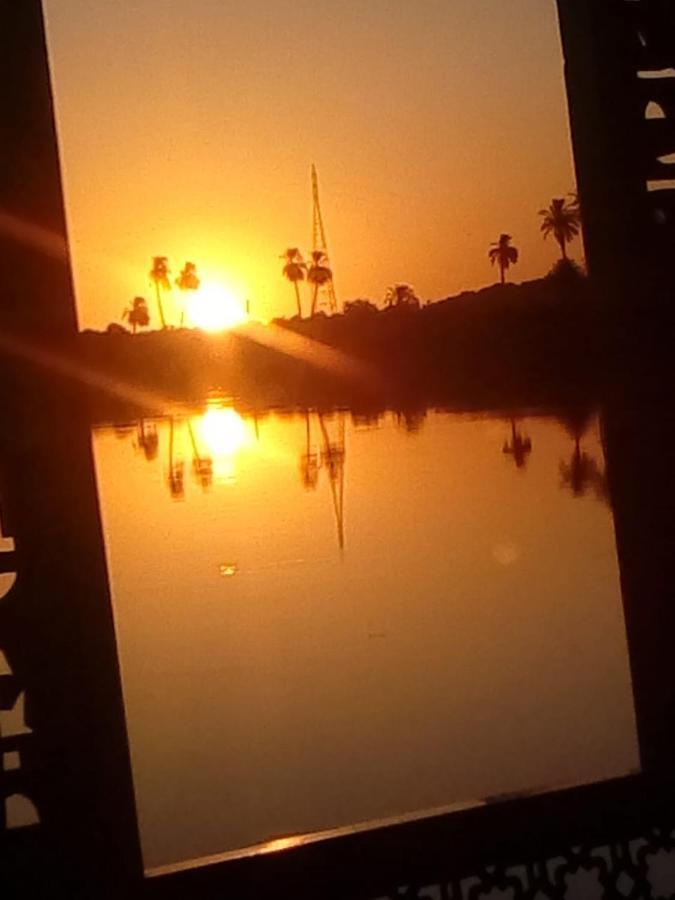 Nile Sunrise Felucca Boat Private Rental Luxor Bagian luar foto
