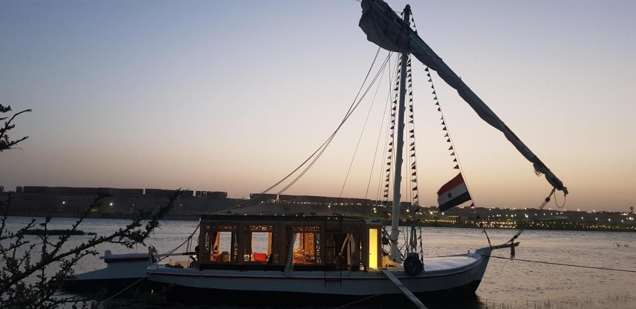 Nile Sunrise Felucca Boat Private Rental Luxor Bagian luar foto