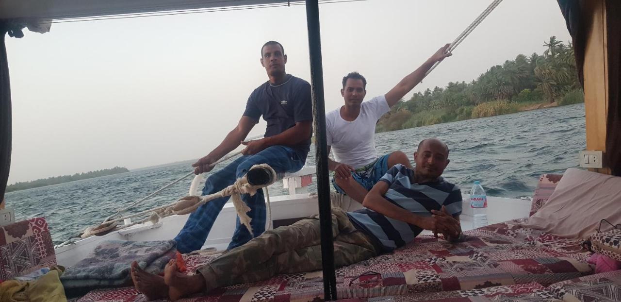 Nile Sunrise Felucca Boat Private Rental Luxor Bagian luar foto