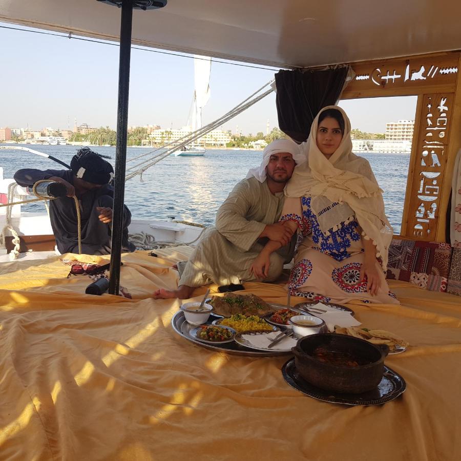 Nile Sunrise Felucca Boat Private Rental Luxor Bagian luar foto