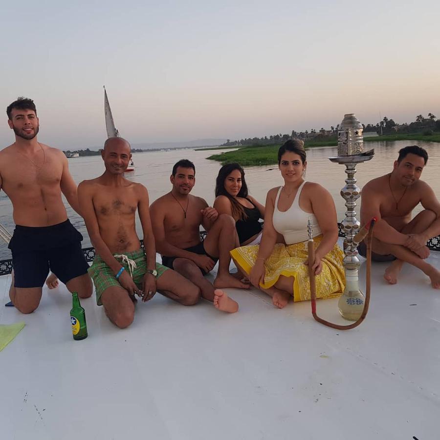 Nile Sunrise Felucca Boat Private Rental Luxor Bagian luar foto