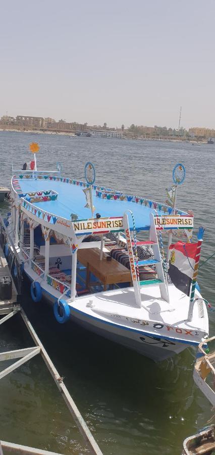 Nile Sunrise Felucca Boat Private Rental Luxor Bagian luar foto