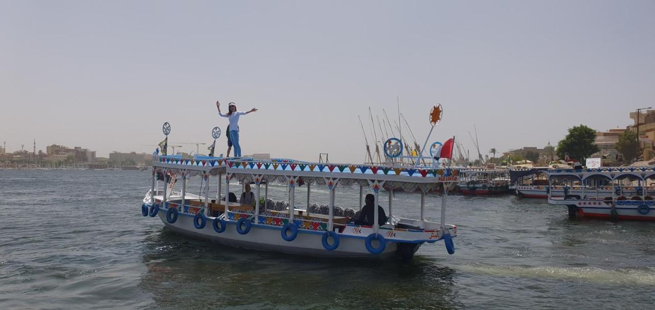 Nile Sunrise Felucca Boat Private Rental Luxor Bagian luar foto