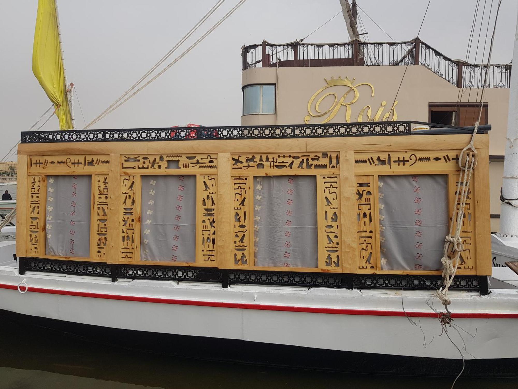 Nile Sunrise Felucca Boat Private Rental Luxor Ruang foto